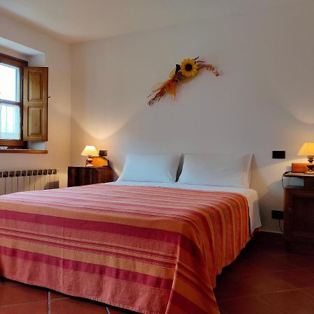 Bed and Breakfast Il Girasole à Fosdinovo Extérieur photo