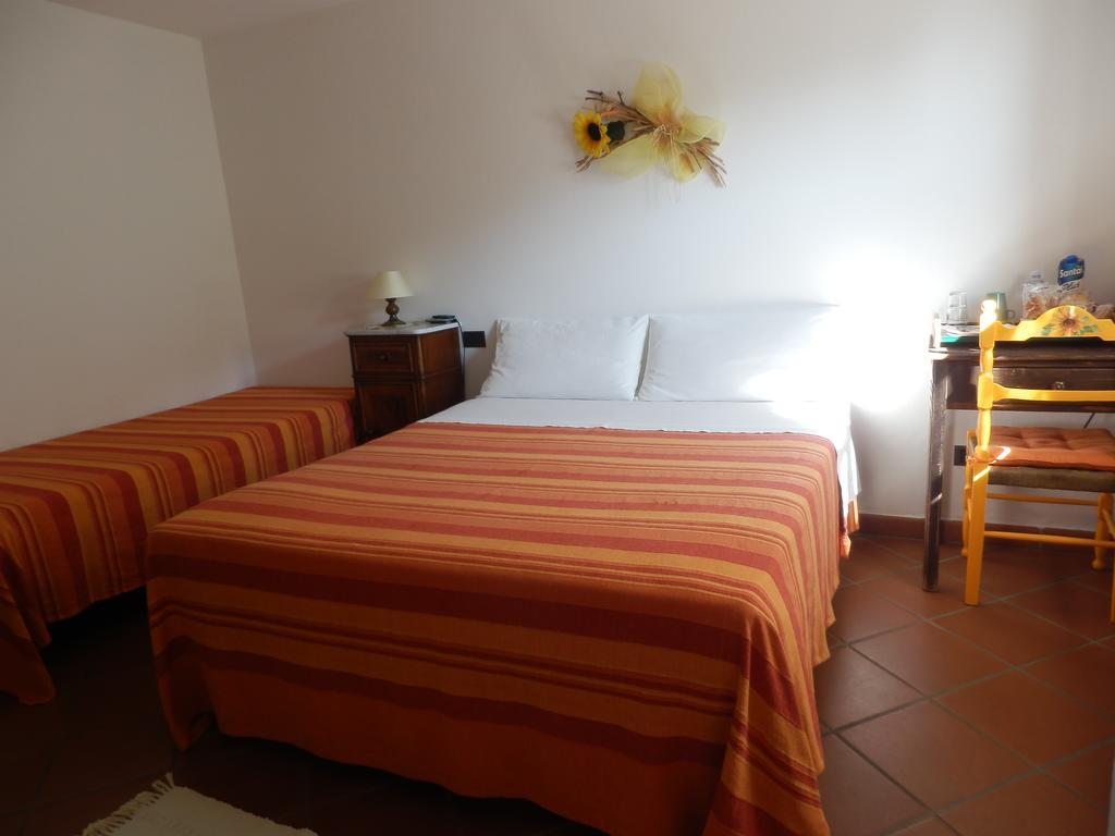Bed and Breakfast Il Girasole à Fosdinovo Chambre photo