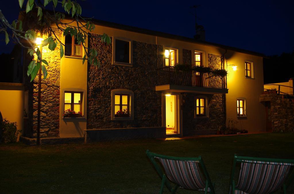 Bed and Breakfast Il Girasole à Fosdinovo Extérieur photo