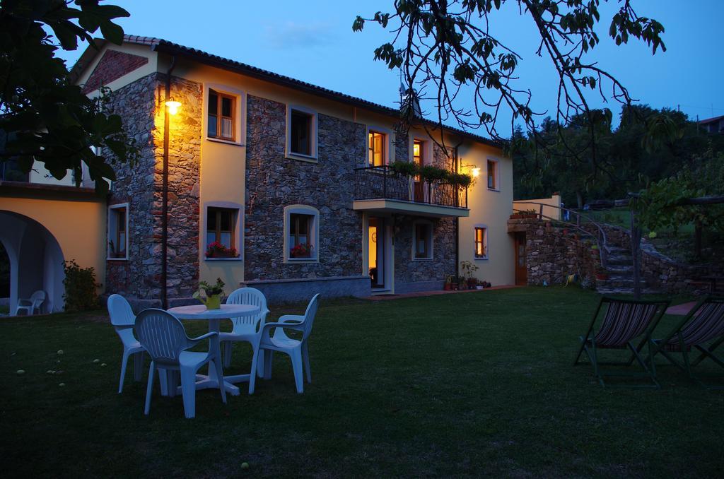 Bed and Breakfast Il Girasole à Fosdinovo Extérieur photo