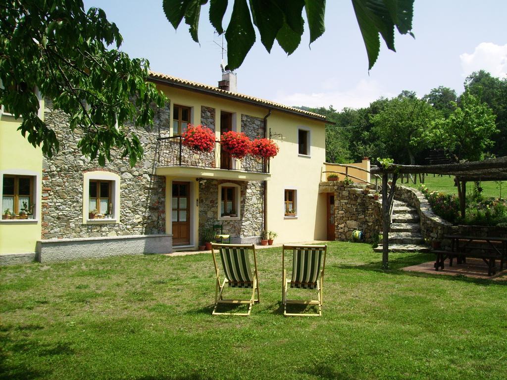 Bed and Breakfast Il Girasole à Fosdinovo Chambre photo