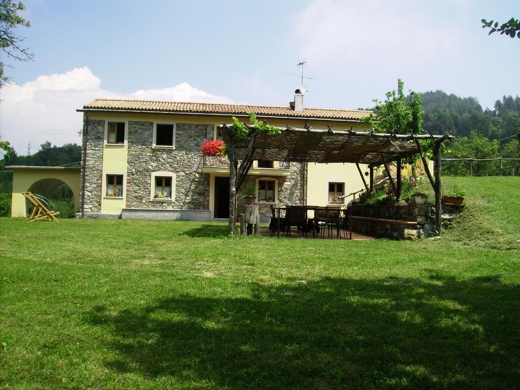 Bed and Breakfast Il Girasole à Fosdinovo Extérieur photo